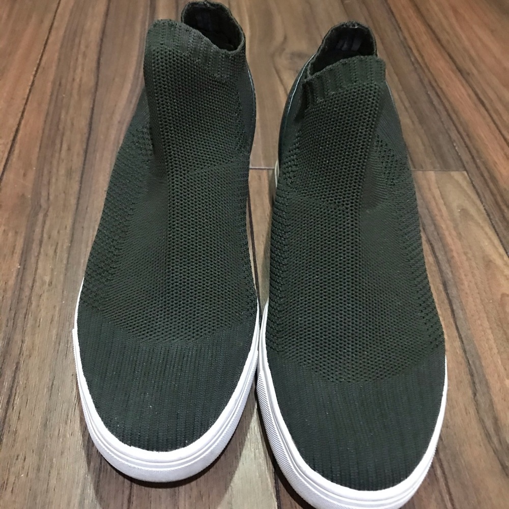 Steve Madden sock shoes, knitted top